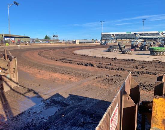 Welcome to King's Lynn - All pics from Nic. We start with pre-meeting track prep.
