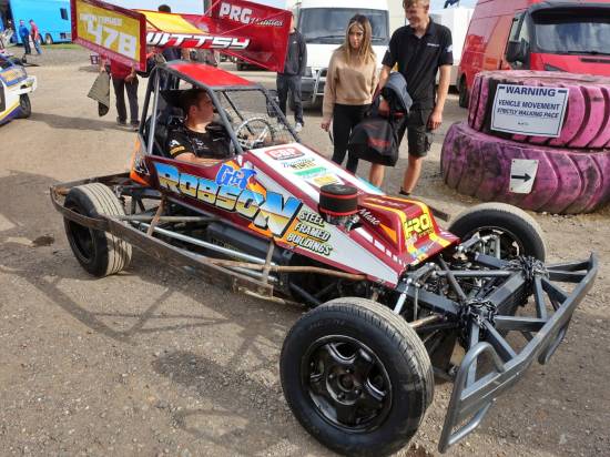 A few pics from Thurs - Simon Traves borrowed the 324 F2
