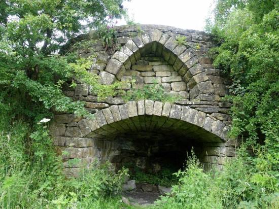 The lime kiln at Wainman's Bottom! Dating from the late 1700's it is one of fifteen surviving in the area.
