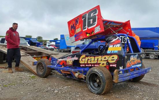 16 - Mat gave his car up to James Morris for the meeting as the 463 machine had a bad vibration
