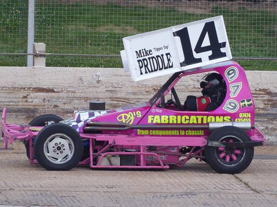 Mike Priddle made his seasonal debut using the Paul Moss car

