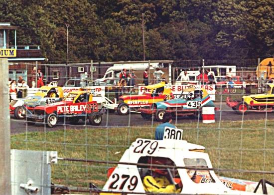 NIR rolling lap, early '80s (Geoff Fawcett pic)
