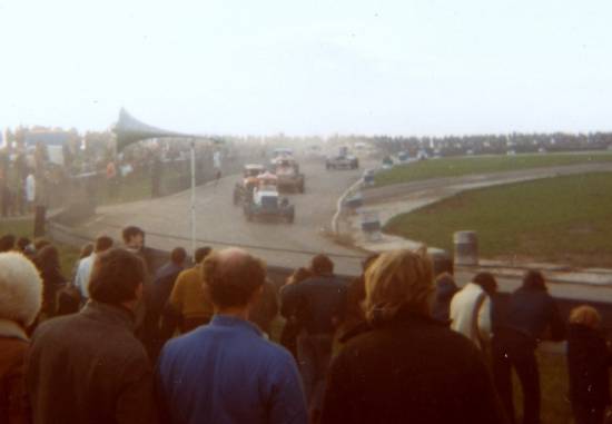 Coming down the hill at Bristol........pit gate open?
Probably practice, but that's a lot of folk watching!
