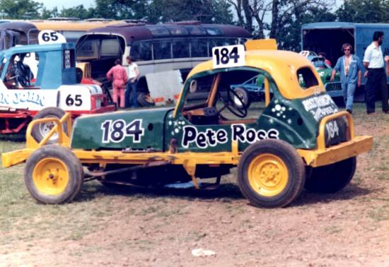 184 Pete Ross.  What a SUPERB car!
From Dave Wayne - this looks like an ex-359 Mick Sheppard car.
