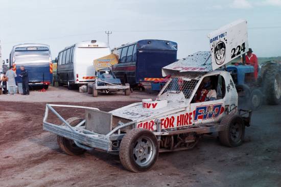 Was this webmaster 224 Roy Hampson in a hire car at Skeggy? (Roy's F1 Pages)
