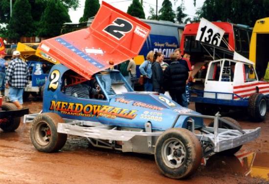 2 Paul Harrison in his 99 shale car
