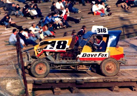 318 Dave Fox driving off Leicester with damage
