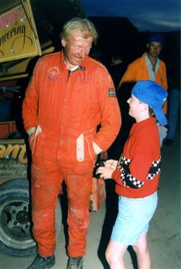 ......and a moment with his hero!  53 John Lund chats between races at Coventry.
