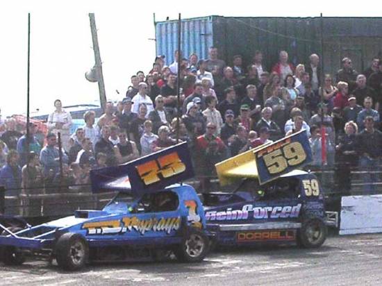 Rob Cowley and Dave Barry crash out on turn 1
