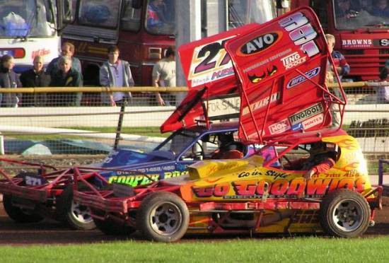 Andy391
Andy Smith in the Belle Vue sunshine 30AUG04

