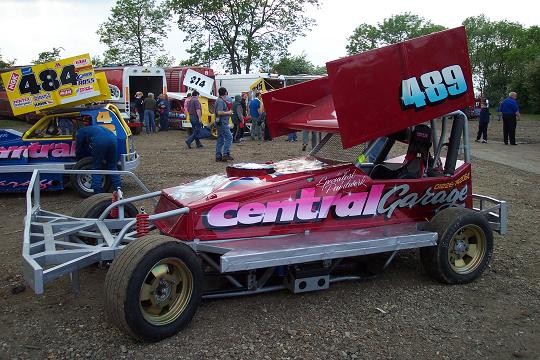 489 Gary Utley red roof for may
