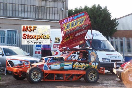 107 Lee Robinson in the 91 Shale Car
