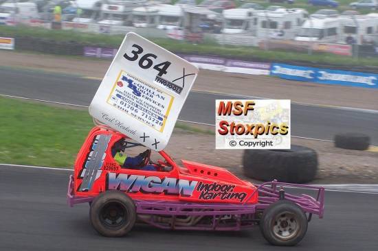 364 Carl Hesketh makes his debut for the 5 laps
