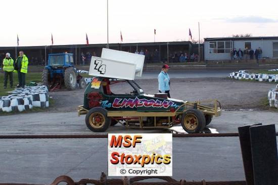 Kev Unsworth wins his heat with new car
