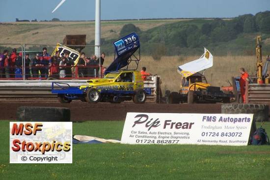 First F1 stockcar on the track at the new Scunthorpe track is 136 Steve Jacklin

