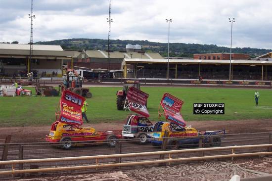 Bezz and Smiths line up for there heat
