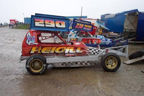 290 Simon Gill in the pits
