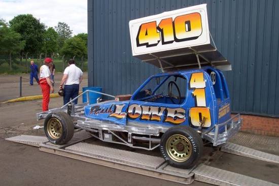 410 Paul Lowe on the Scales
