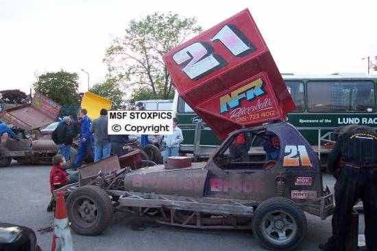 21 Mark Gilbank with new wing
