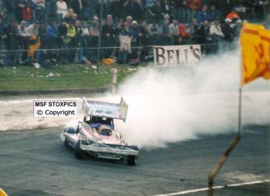 515 smokes the tyres after winning the Scottish Championship
