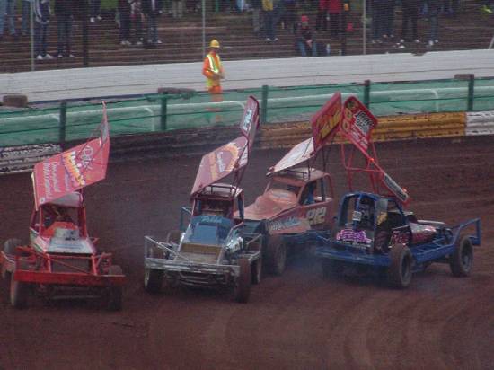 Stu Smith Jnr is spins as Roger Mitchell, Paul Harrison and FWS pass
