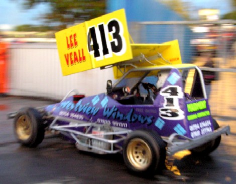 413 Lee Veall
making a rare tarmac appearance
