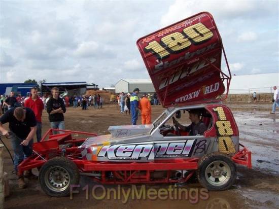 180 Ray Witts washing down from Friday night racing
