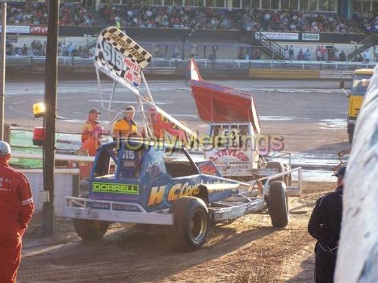 515 Frankie Wainman Jnr goes on track with 53 John Lund
