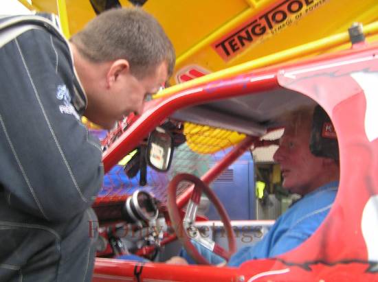 53 John Lund chats with 515 Frankie Wainman Jnr while sat in 54 Hayley Parkinson's car

