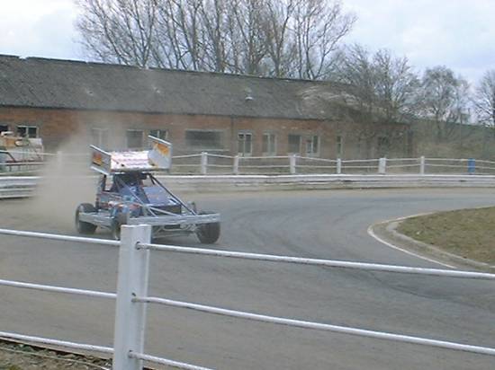 515 at barford
pic taken at barfords lone F1 meeting in 2001, frankie had clipped the fence in this practice session, hence the smoke/dust
Keywords: barford