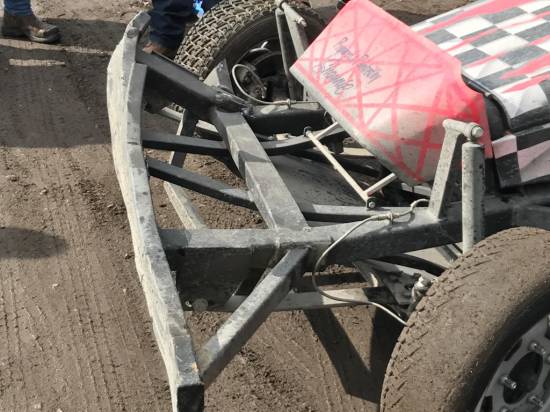V8, went in hard on the exit of turn 2 and severely bent the main chassis rails
