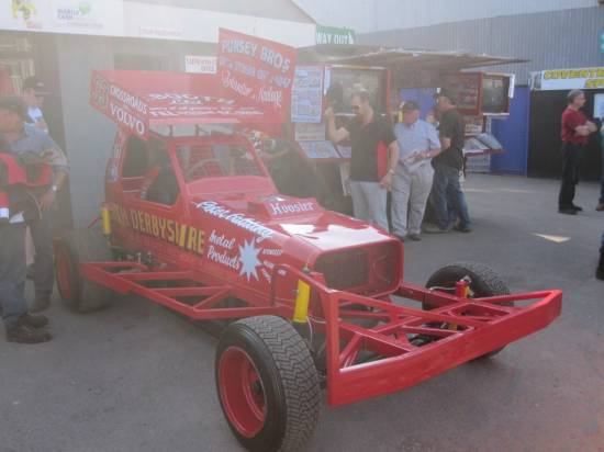 33, a replica of his long track winning car
