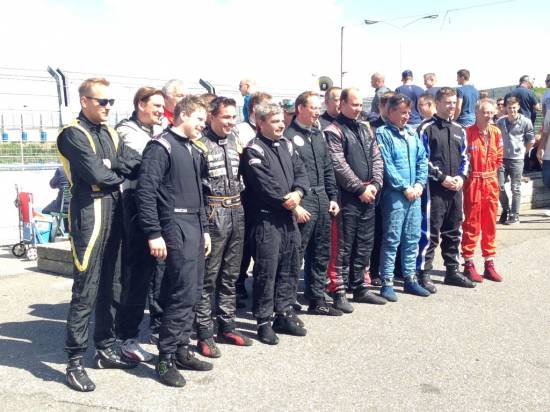 Late Model V8 drivers did a photo call behind me. Riggercam :-) D1
