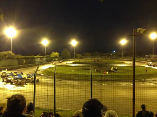 A good crowd saw the Tooz and V8's on the now traditional F1 Gala Night to close the season.
