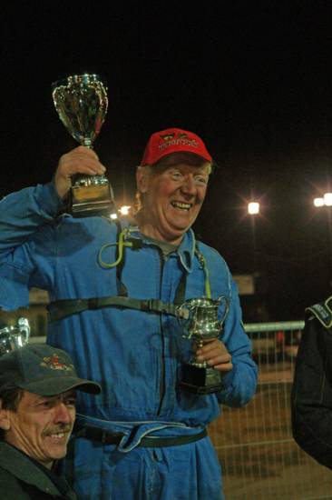 Lundy takes the win!
John Lund wins the Bonus race on the final night of Coventry 2009
Keywords: John Lund