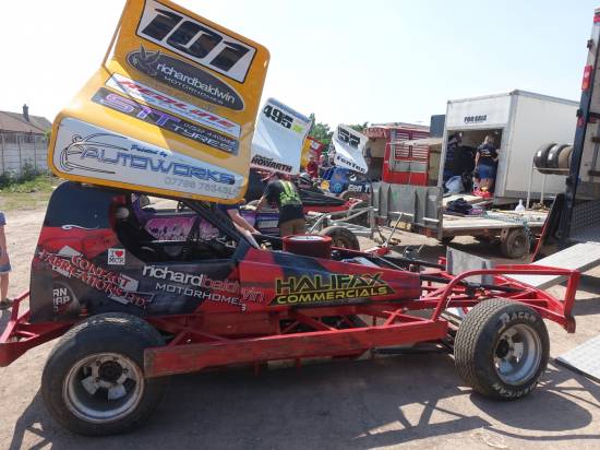 Welcome to another scorchio at the Vue. Tristan Jackson had his first F.1 shale outing in the Eliot Smith car.
