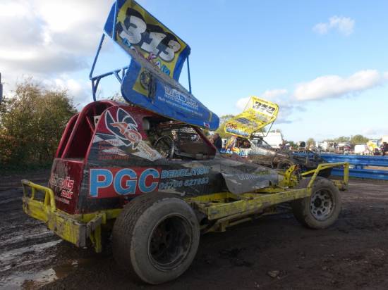 Karl Roberts - 313 is the featured SuperCar in the Nov edition of Stockcar Magazine
