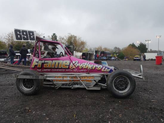 The second bad boy Dan - Ex F1 & Saloon driver driver Danny Colliver brought his Superstox for practice. No follow ins from Danny this time!
