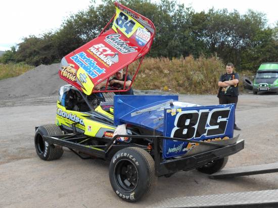 Stuart Shevill was using Ryan Harrison's car. Tom brought the 518 wing along to trial fit on the 197 car. It did'nt fit as it turned out.
