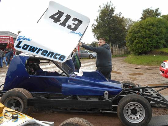 Jon Lawrence had his 2nd meeting in the ex Jack Aldridge 2012 car. He drove a good race in the W & Y's but unfortunately nothing to show for his efforts. 
