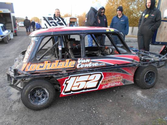 A very welcome return for Charlie( in Rebecca's car) and Mick(on spanners with Andy Smith). 152 nearly achieved a clean sweep of all 4 races until Wittsy let rip with a massive last bender in the Final to give Charlie a non finish.

