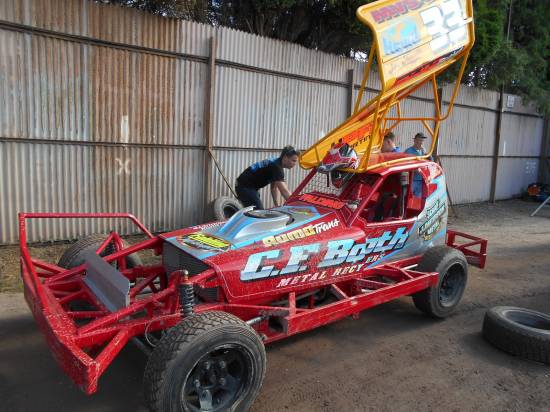 Peter Falding out in Jordan's car. The last time i saw Pete race was at Long Eaton in 1987!
