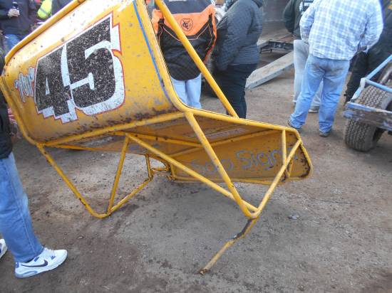 45's wing was left hanging over to one side after the incident so was removed before the car was towed off track.

