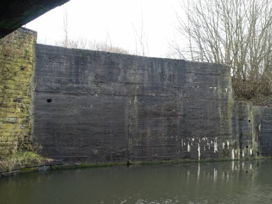 This supporting wall was constructed in 1941 for premises that backed onto the canal
