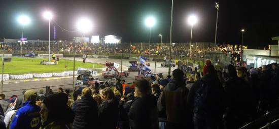 A very decent crowd on hand to witness a great nights action
