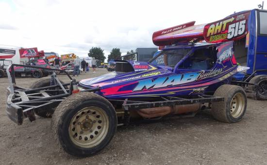 Welcome to the Skegness pitscene - Frankie Wainman Jnr starts us off
