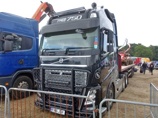 This 2018 FH16 (note the matching reg) was part of the Newson fleet
