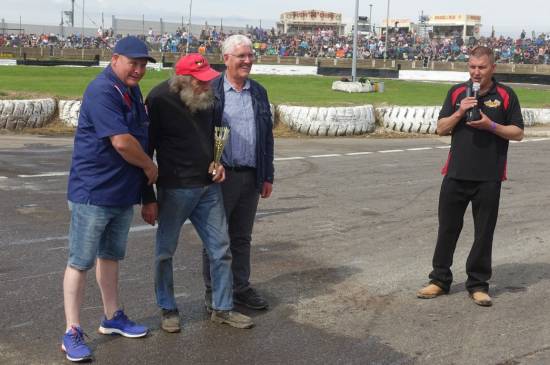 Geoff Nickolls was presented with an Unsung Heroes award by the Stock Car Legends team and has been inducted into their Hall of Fame
