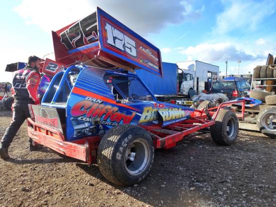 Karl Hawkins started Sunday off with the Heat 1 win
