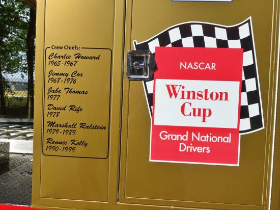Ronnie made 197 Winston Cup starts
